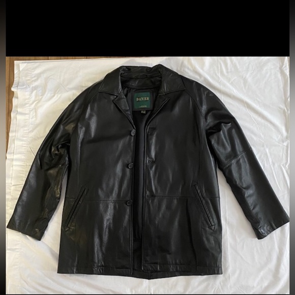 Danier Men’s Leather Jacket - Picture 6 of 17